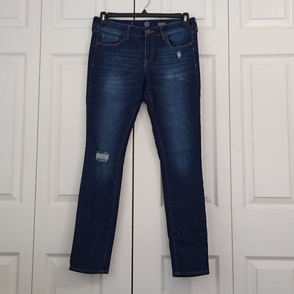 EUC So Dark Wash Distressed Skinny Jeans - Picture 1 of 13